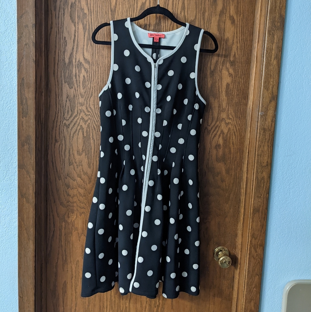 Betsey Johnson Black & White polka dot sleeveless flare midi dress sz 14